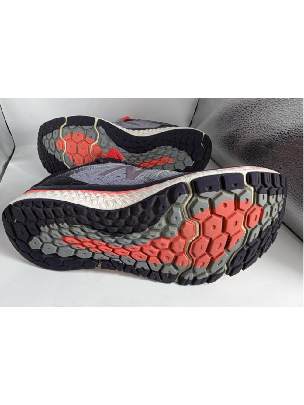 New Balance Women's Fresh Foam Sneakers Athletic Shoes W1080PC8 Size 9 Purple - Picture 6 of 8